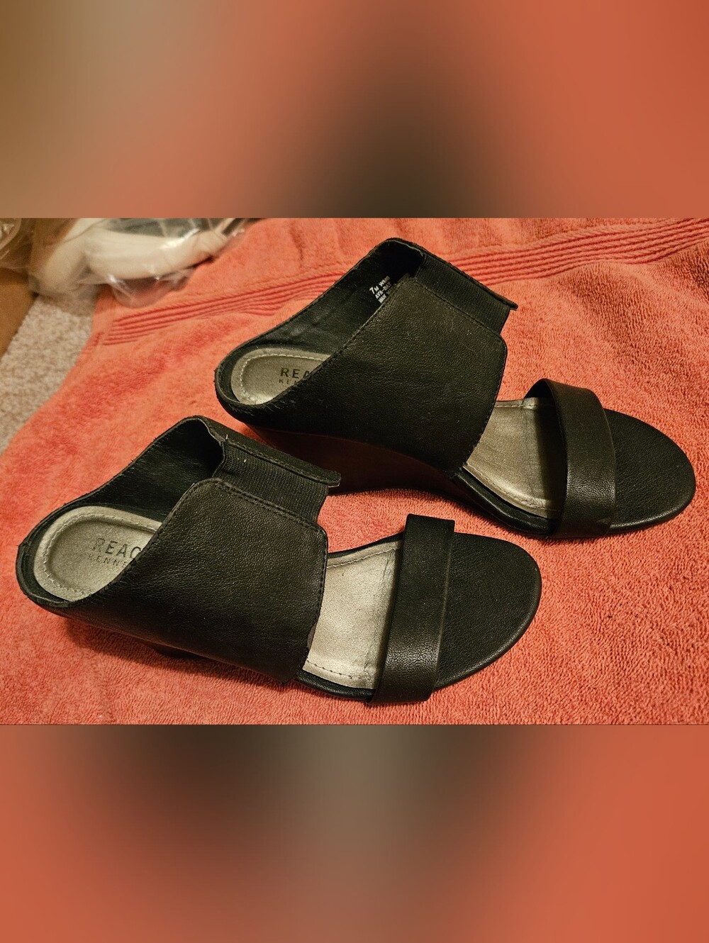 Kenneth Cole Reaction Black Open-Toe Wedge Sandals